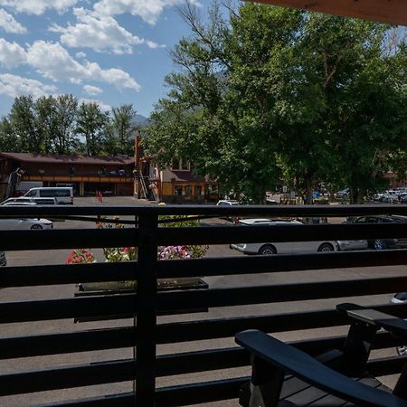 Bayshore Inn & Spa Уотъртън Парк Екстериор снимка